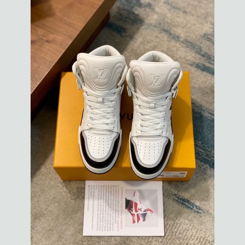 l**is V*t*n sneakers